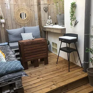  Appartement Intramuros Rare T2 Paisible Avec Terrasse Privée Et Climatisation